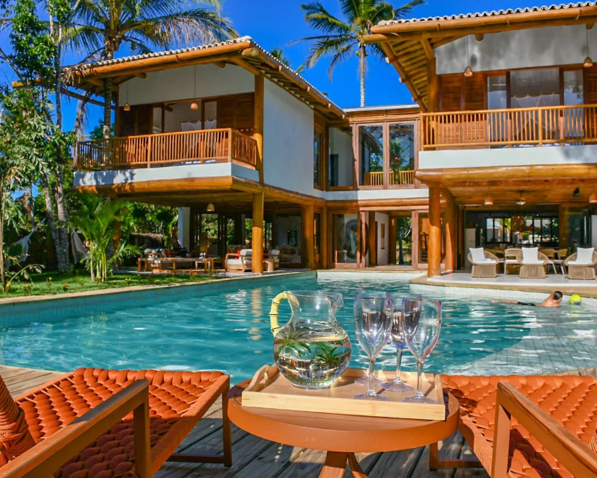 Aluguel por Temporada - Casa em Condomínio em Porto Seguro, Bahia, BA